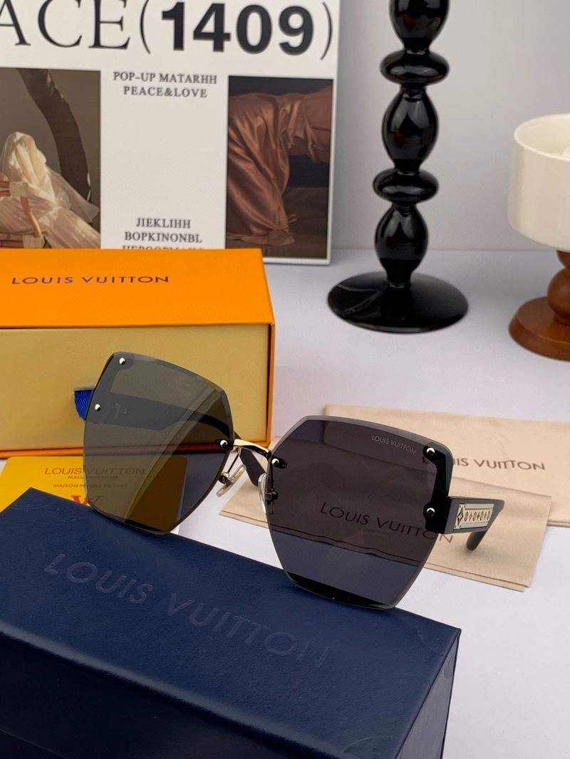 Bright Louis Vuitton Sunglasses 280851