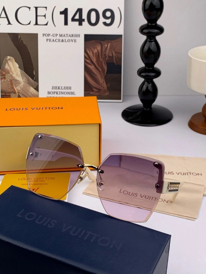 Bright Louis Vuitton Sunglasses 280851