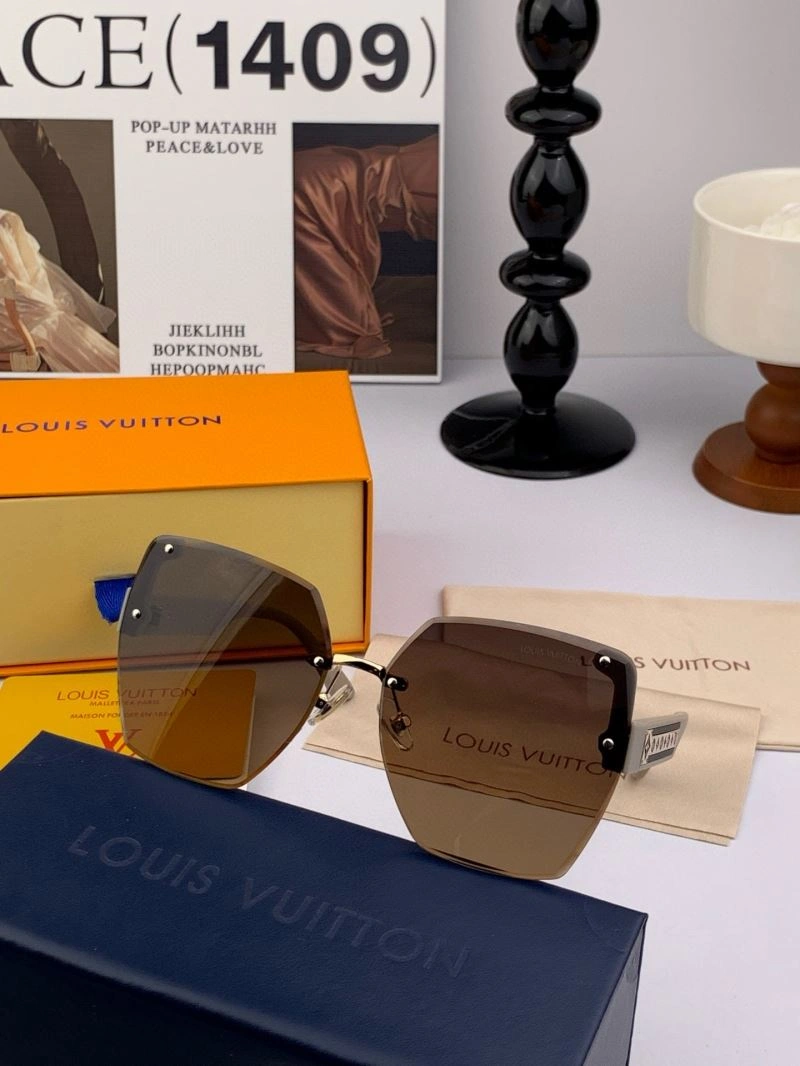 Bright Louis Vuitton Sunglasses 280851