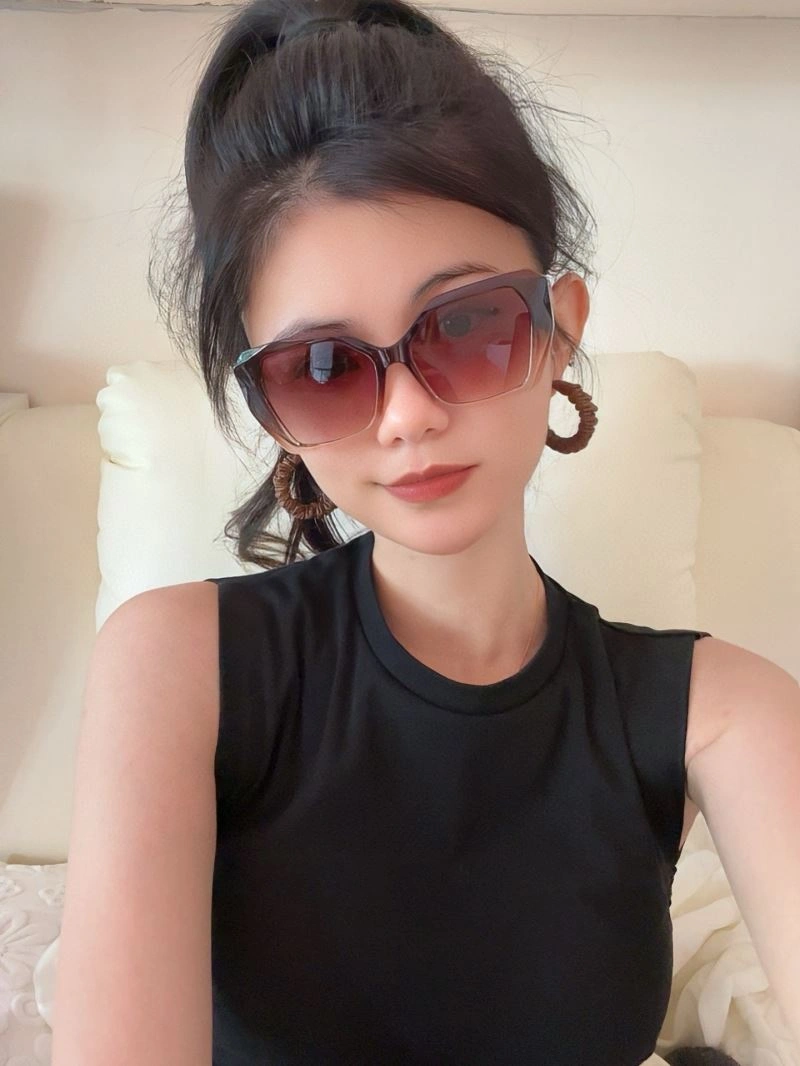 Bold Louis Vuitton Sunglasses 280843
