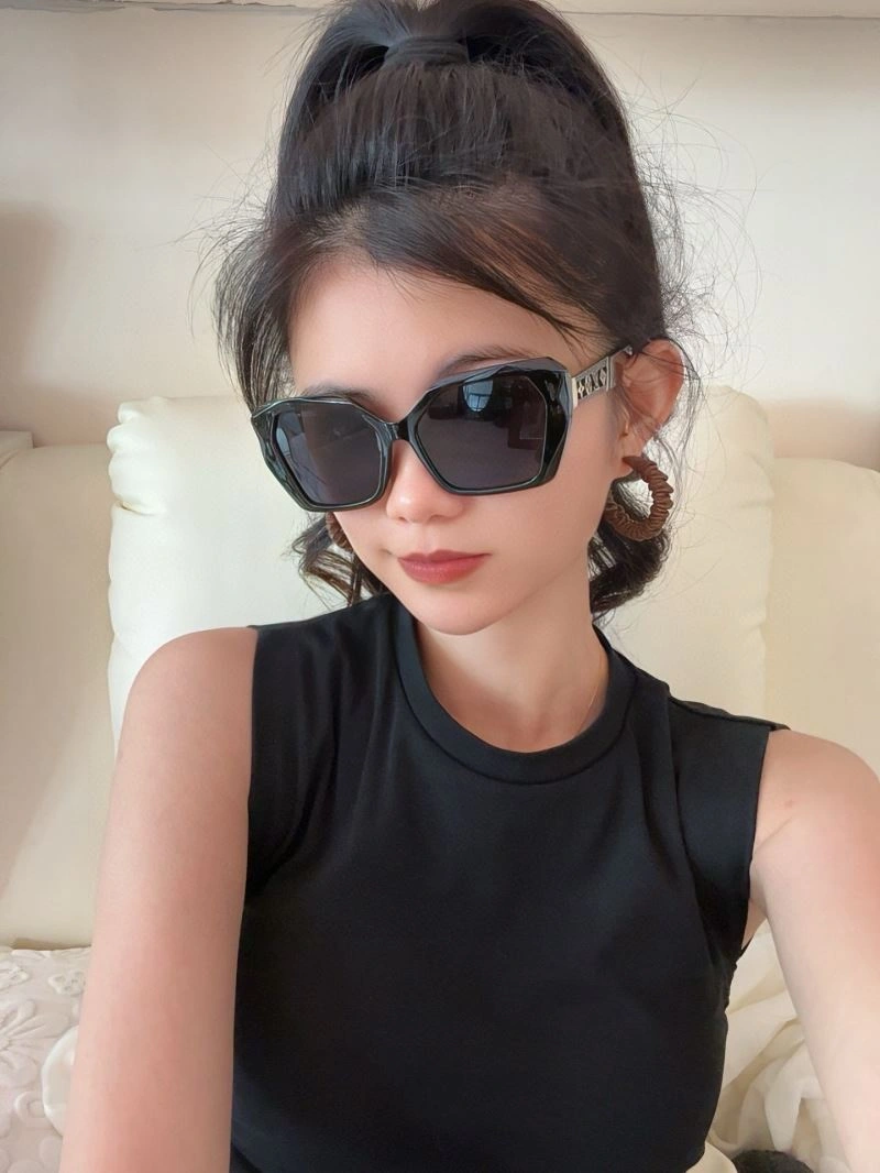 Bold Louis Vuitton Sunglasses 280843