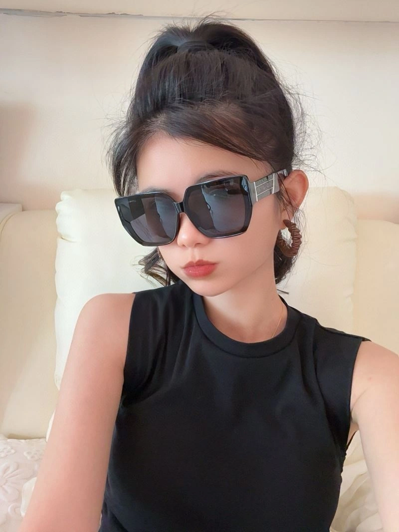 Practical Louis Vuitton Sunglasses 280828