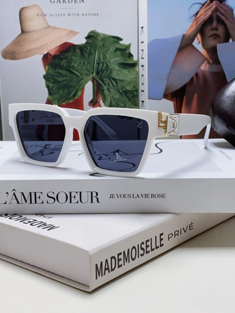 Louis Vuitton Sunglasses TechFriendly 280823