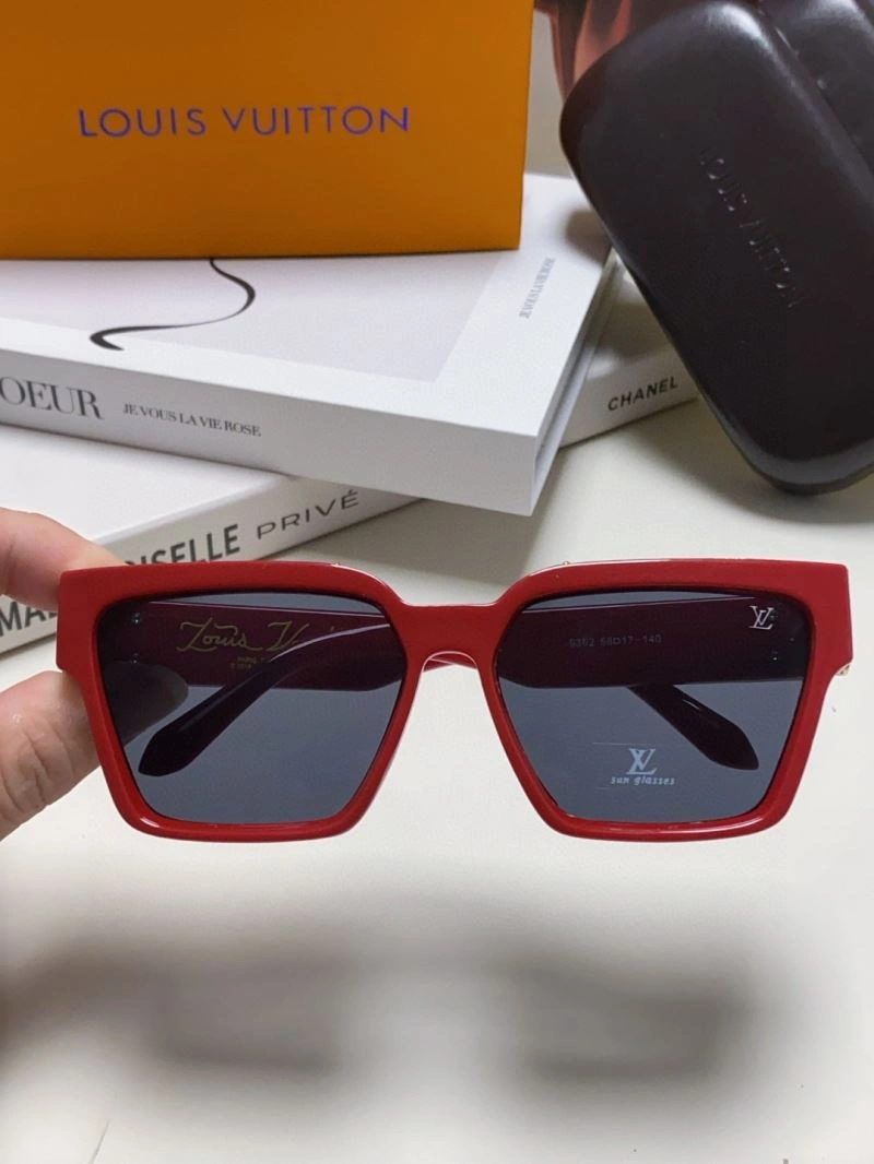 Louis Vuitton Sunglasses Comfortable 280817