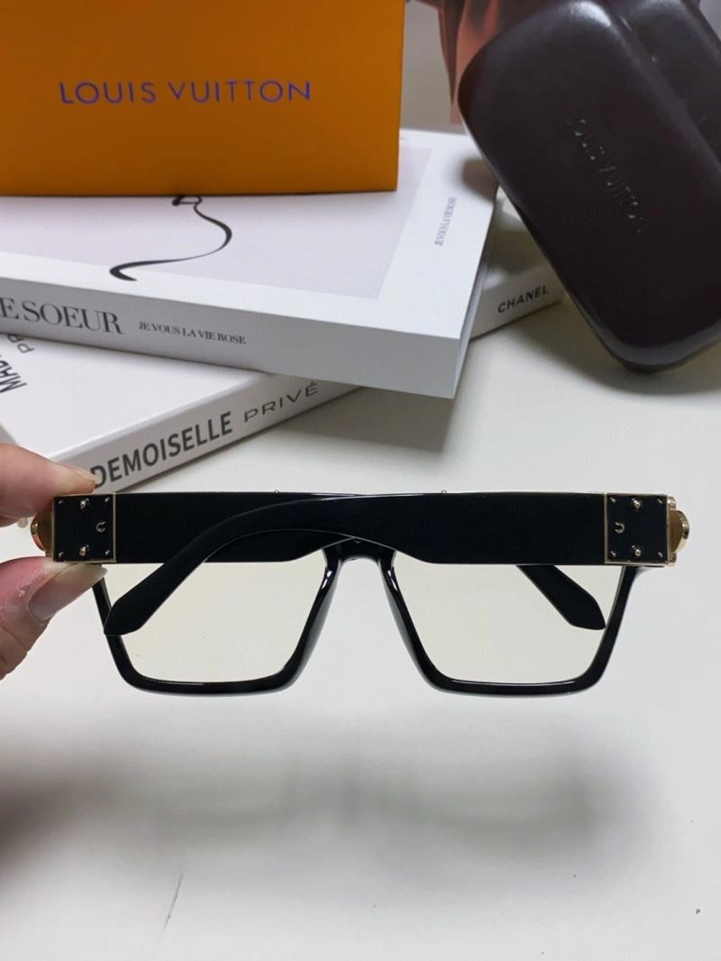 ModernLook Louis Vuitton Sunglasses 280835