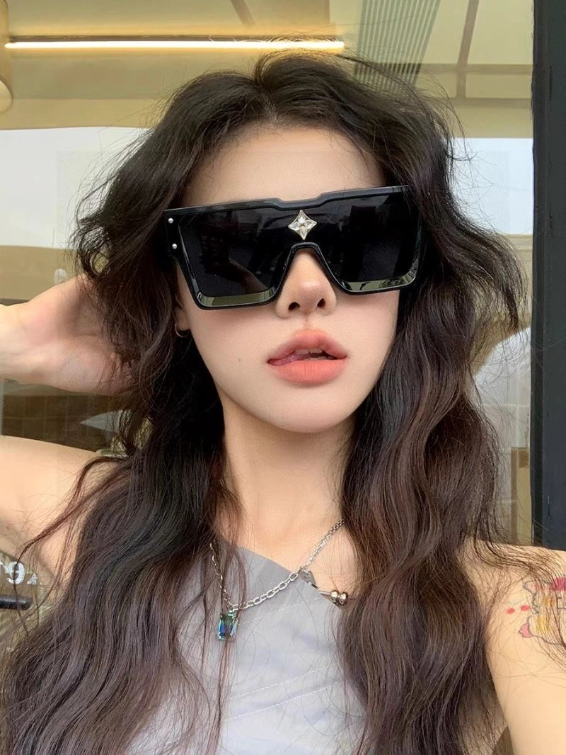 Louis Vuitton Sunglasses Soft 280839