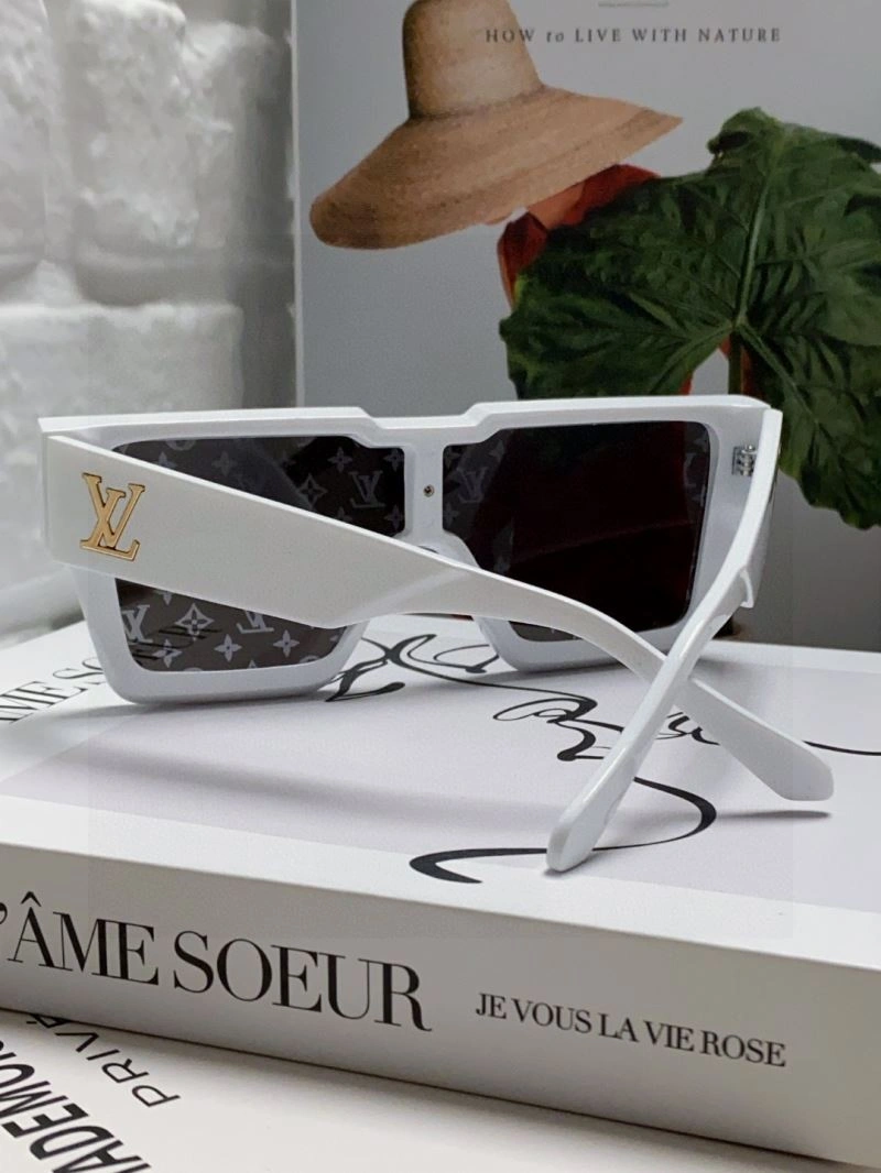 Effortless Louis Vuitton Sunglasses 280837