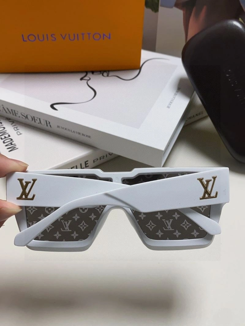 Effortless Louis Vuitton Sunglasses 280837