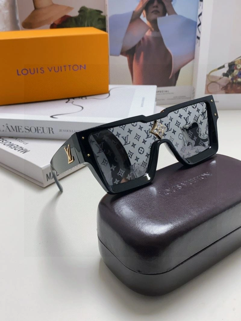 Bright Louis Vuitton Sunglasses 280826