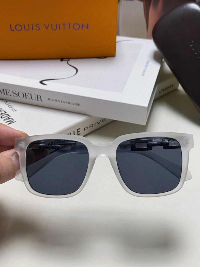Minimalist Louis Vuitton Sunglasses 280822