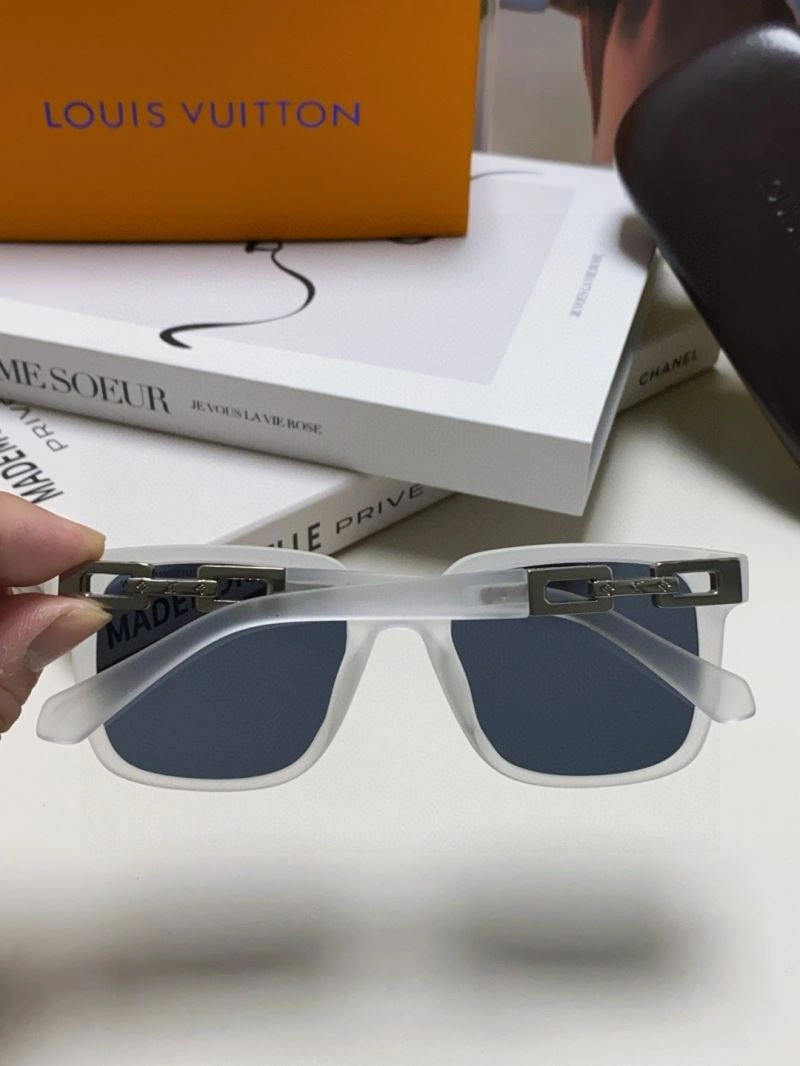Minimalist Louis Vuitton Sunglasses 280822
