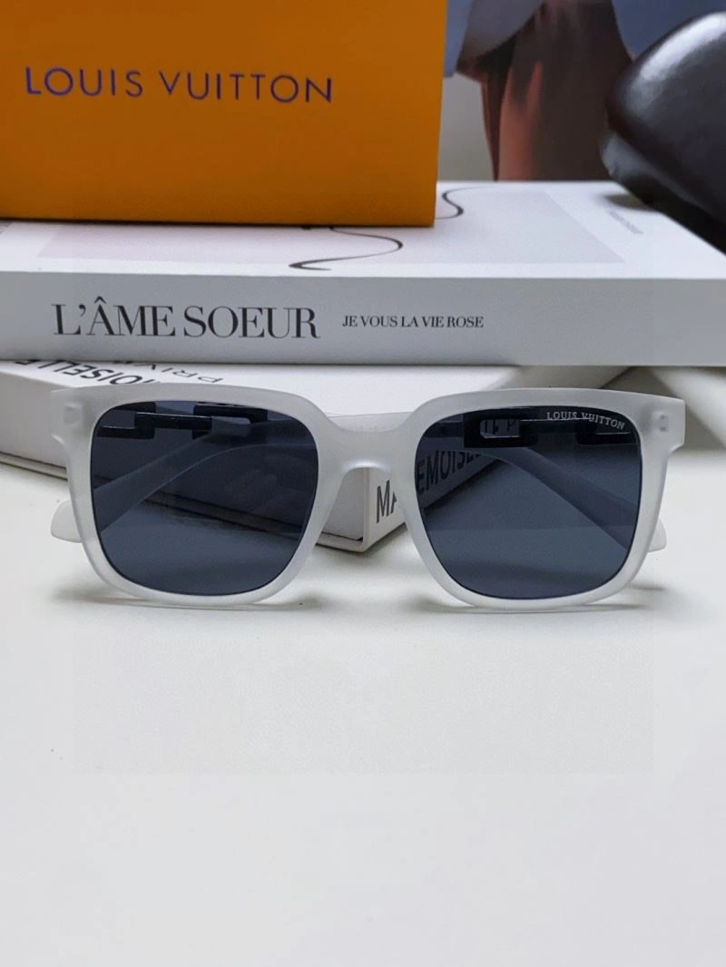 Minimalist Louis Vuitton Sunglasses 280822