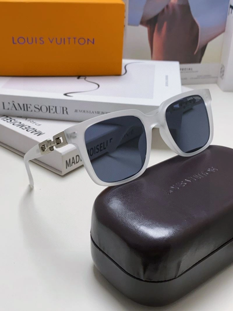 Minimalist Louis Vuitton Sunglasses 280822