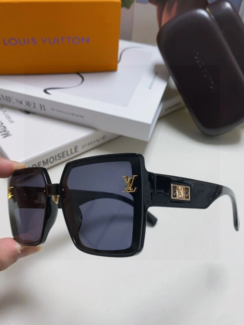 Chic Louis Vuitton Sunglasses 280833