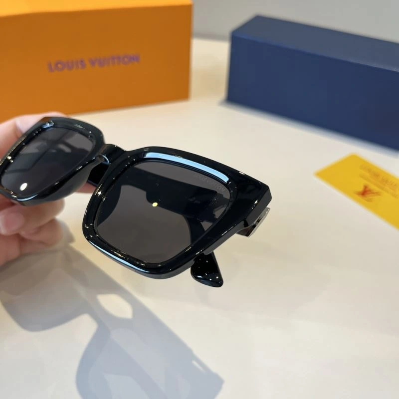 Louis Vuitton Sunglasses Stretchable 280831