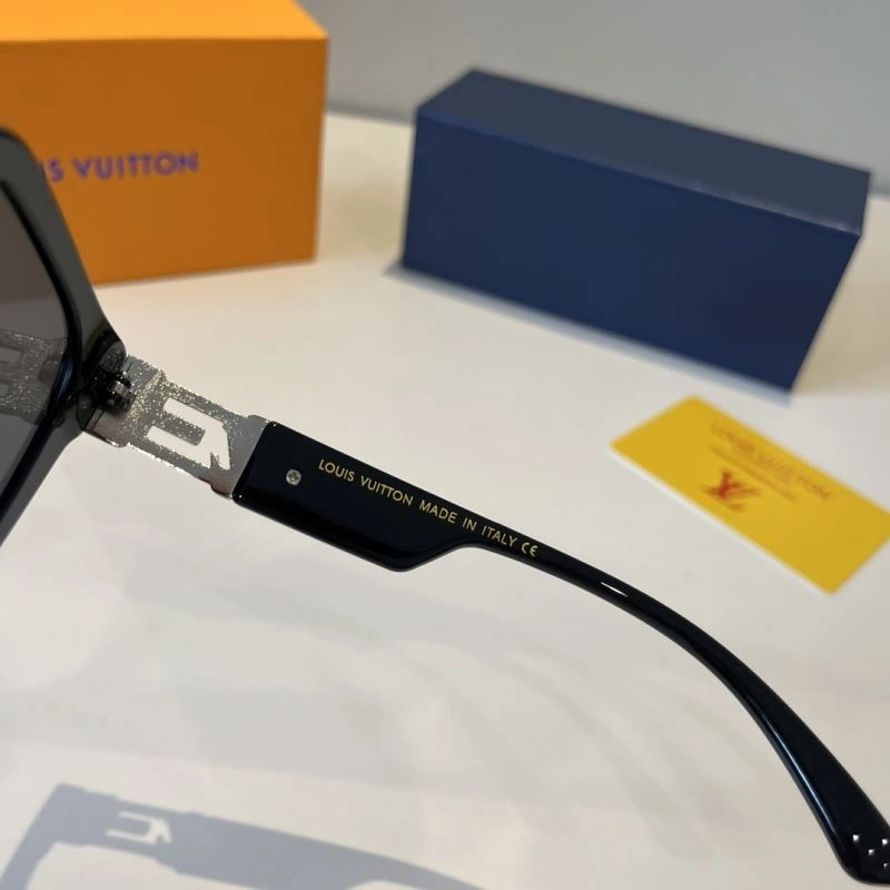 Louis Vuitton Sunglasses Stretchable 280831