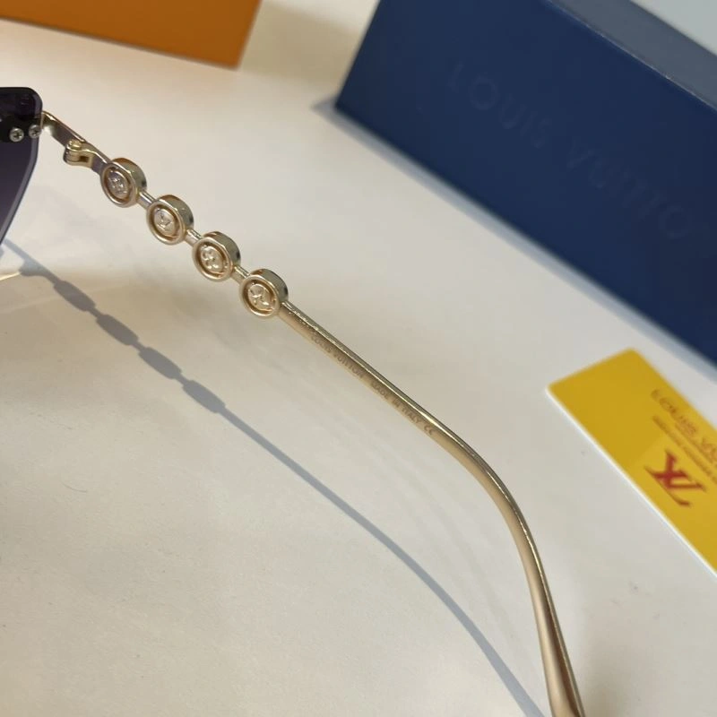 Affordable Louis Vuitton Sunglasses 280810