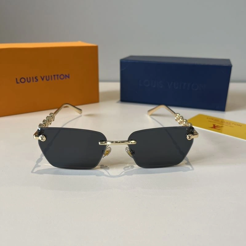 Louis Vuitton Sunglasses Functional 280809