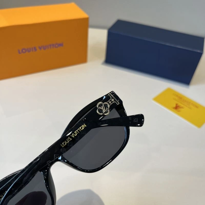 Louis Vuitton Sunglasses Premium 280807