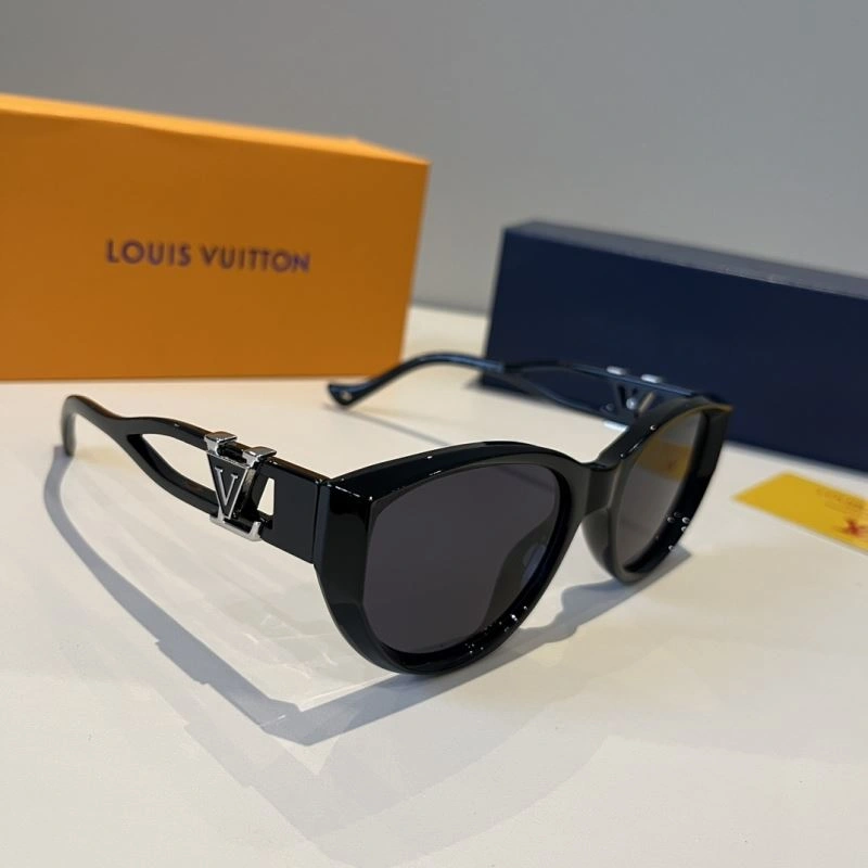 Effortless Louis Vuitton Sunglasses 280806