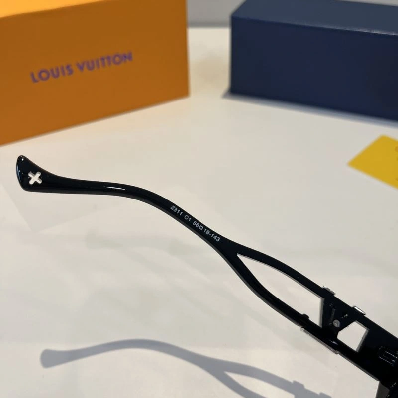 Effortless Louis Vuitton Sunglasses 280806