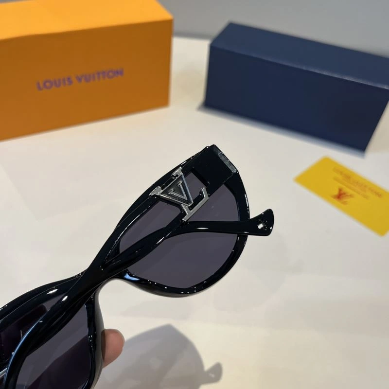 Effortless Louis Vuitton Sunglasses 280806