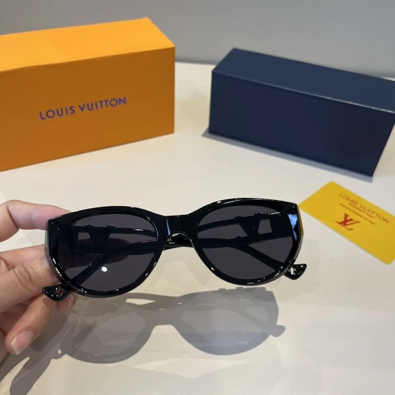 Effortless Louis Vuitton Sunglasses 280806