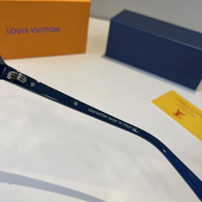 Louis Vuitton Sunglasses WaterResistant 280801