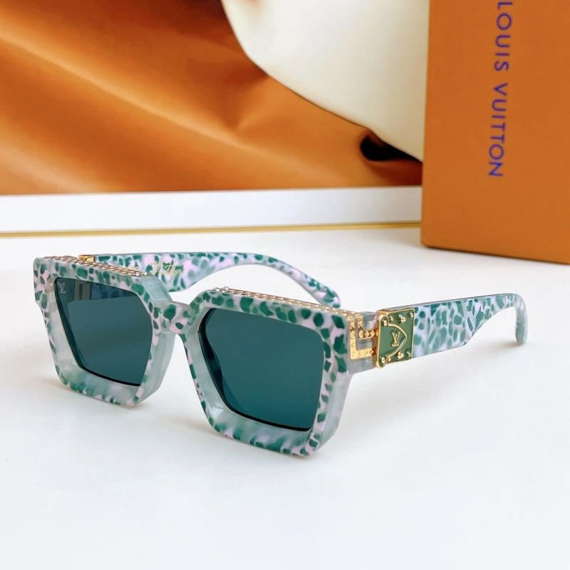 EyeCatching Louis Vuitton Sunglasses 281212