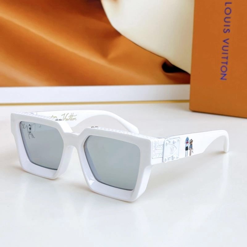 EyeCatching Louis Vuitton Sunglasses 281212