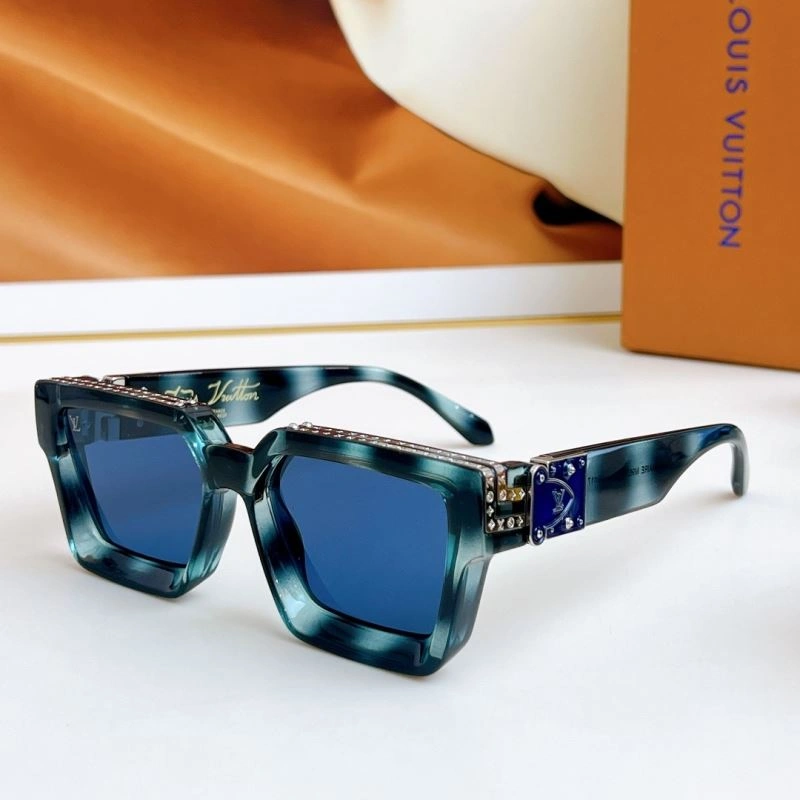 EyeCatching Louis Vuitton Sunglasses 281212