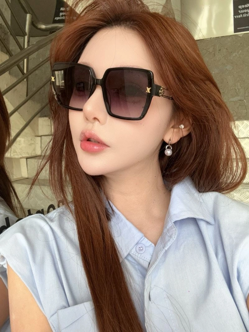 Unisex Louis Vuitton Sunglasses 281176