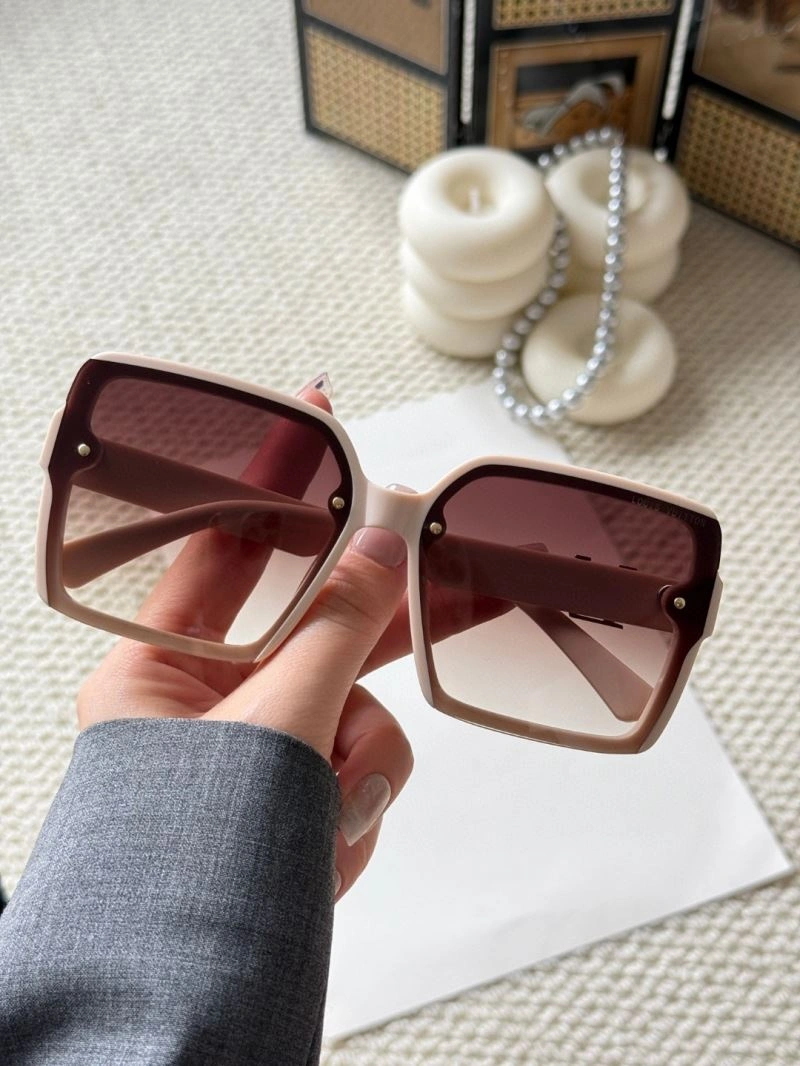 Louis Vuitton Sunglasses StreetReady 281175