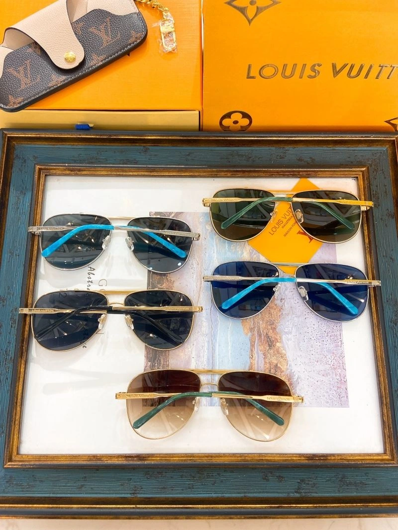 Snug Louis Vuitton Sunglasses 281162