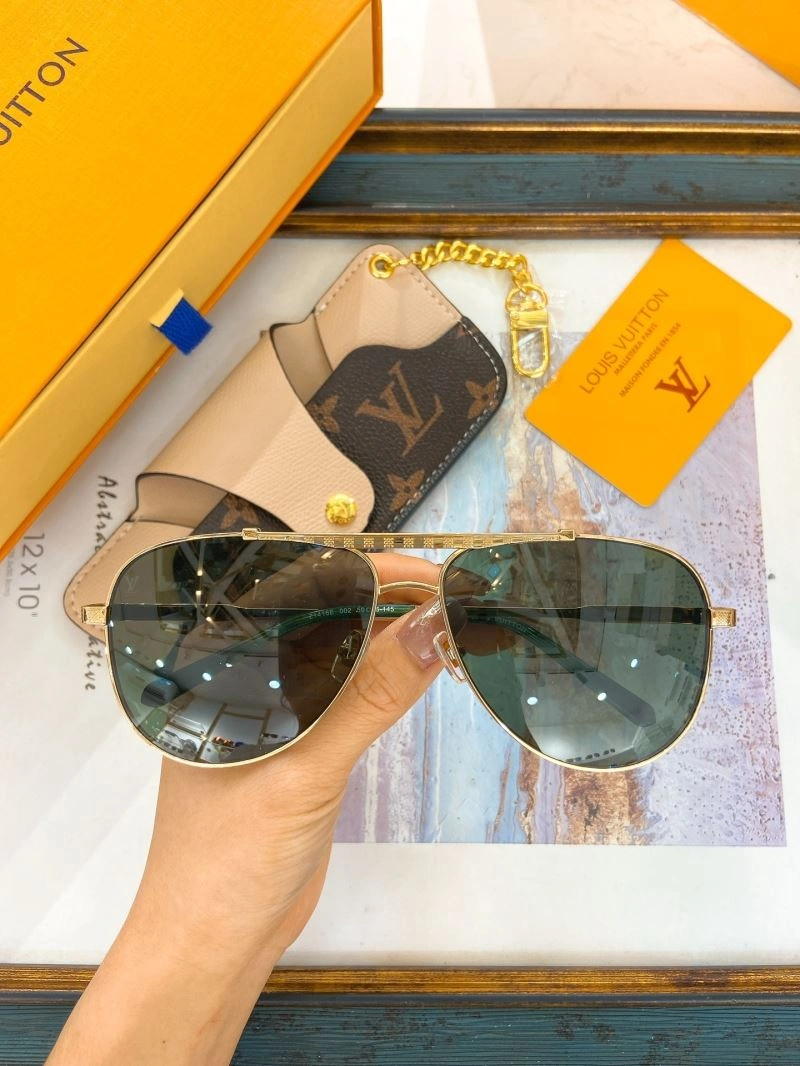 Snug Louis Vuitton Sunglasses 281162