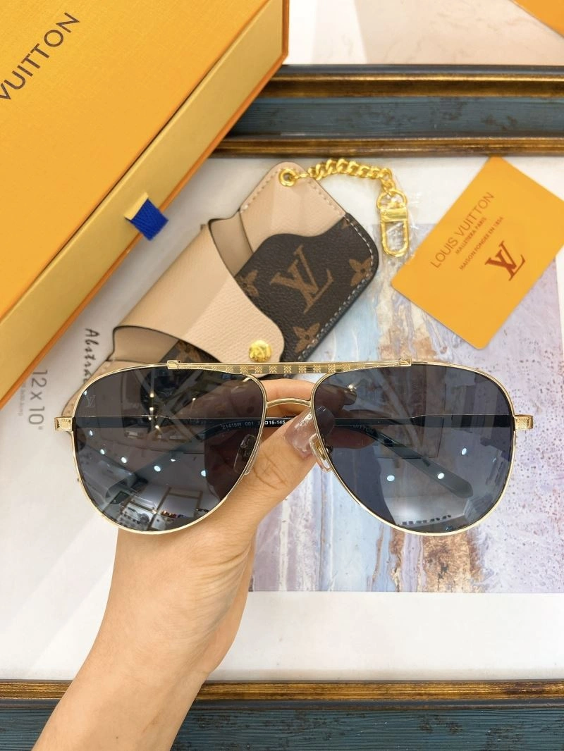 Snug Louis Vuitton Sunglasses 281162