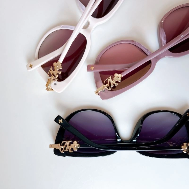 Louis Vuitton Sunglasses Effortless 281167