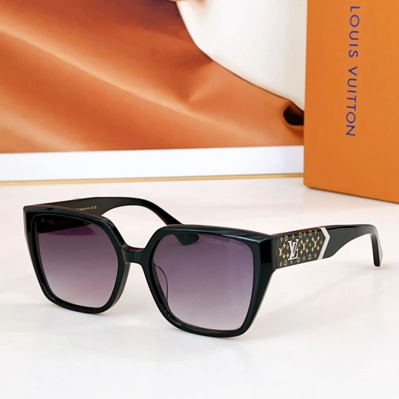 EyeCatching Louis Vuitton Sunglasses 281147