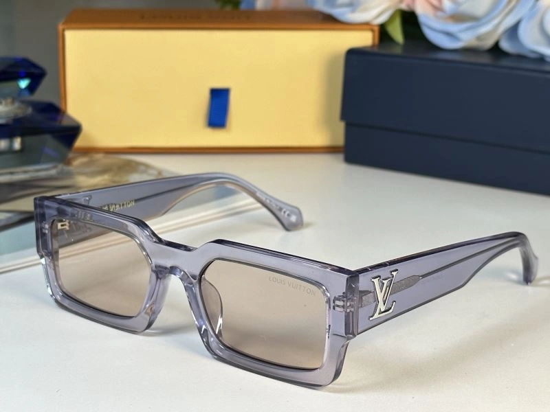 Lightweight Louis Vuitton Sunglasses 281094