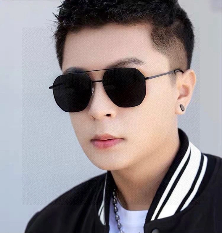 Minimalist Louis Vuitton Sunglasses 281072