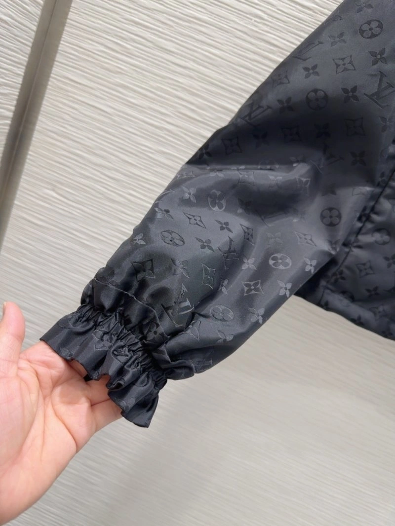 Popular Louis Vuitton Sunscreen Jacket 131653