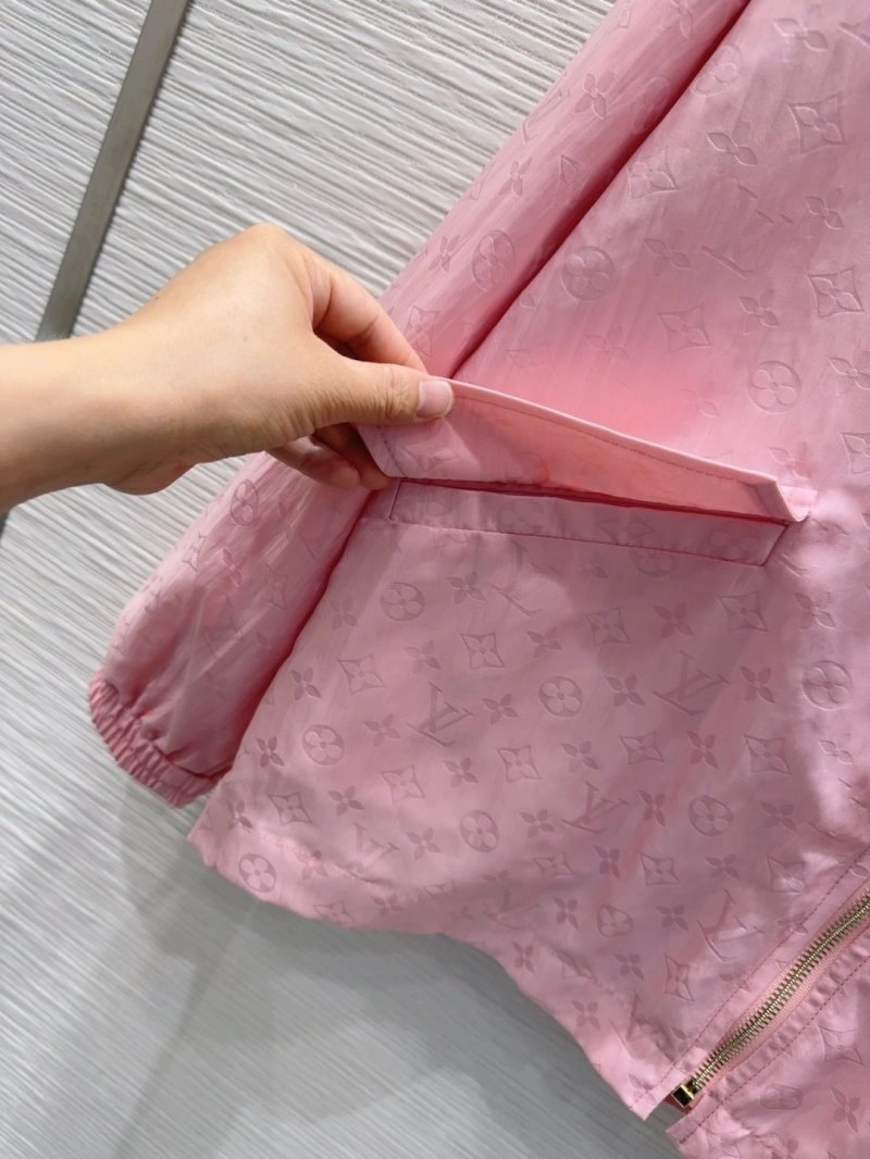 Bold Louis Vuitton Sunscreen Jacket 131664