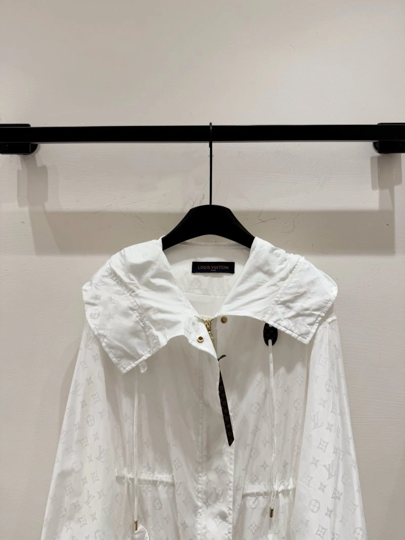 Fashionable Louis Vuitton Sunscreen Jacket 131391