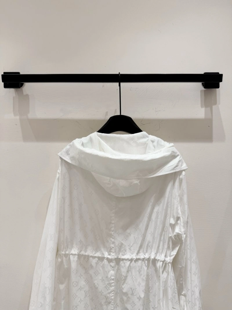 Fashionable Louis Vuitton Sunscreen Jacket 131391