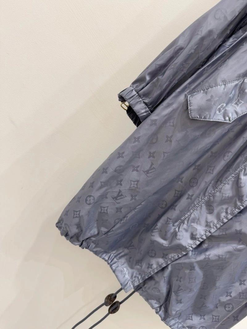 Chic Louis Vuitton Sunscreen Jacket 131389