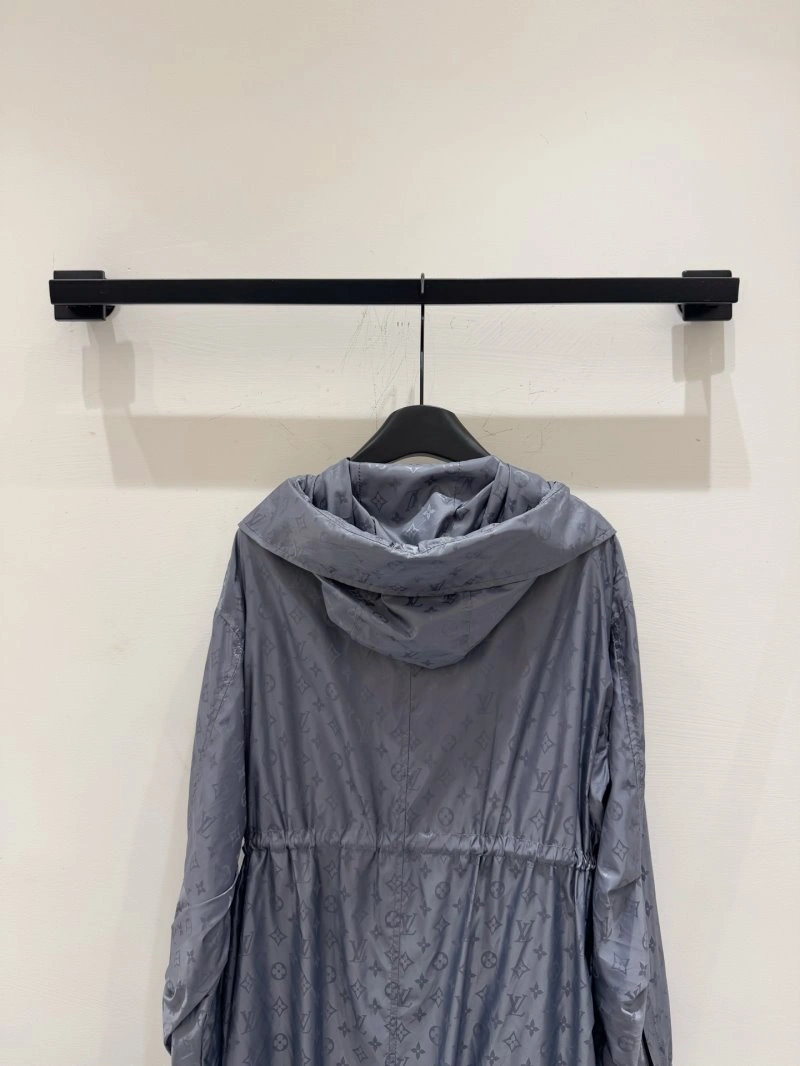 Chic Louis Vuitton Sunscreen Jacket 131389