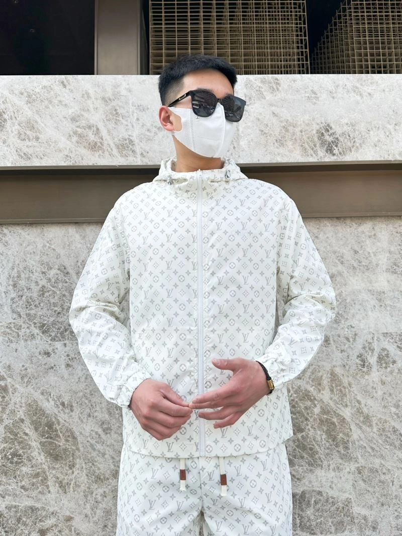 Louis Vuitton Sunscreen Jacket Affordable 133646
