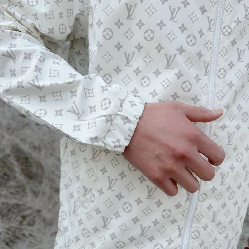 Louis Vuitton Sunscreen Jacket Affordable 133646