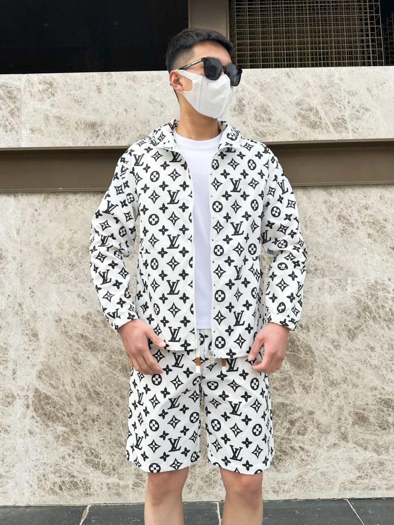 EyeCatching Louis Vuitton Sunscreen Jacket 133643