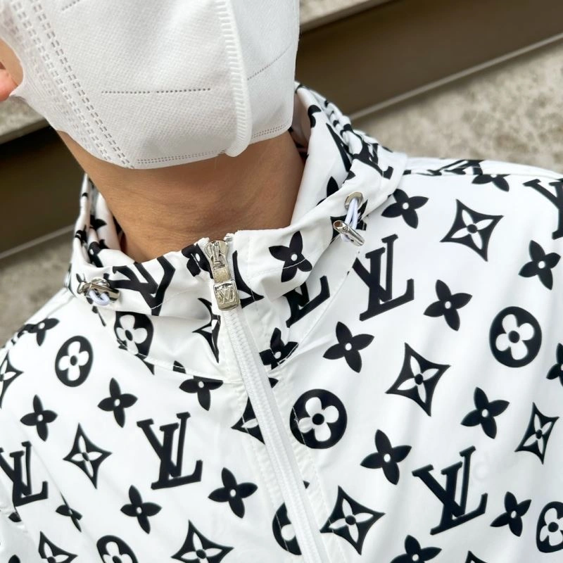 EyeCatching Louis Vuitton Sunscreen Jacket 133643